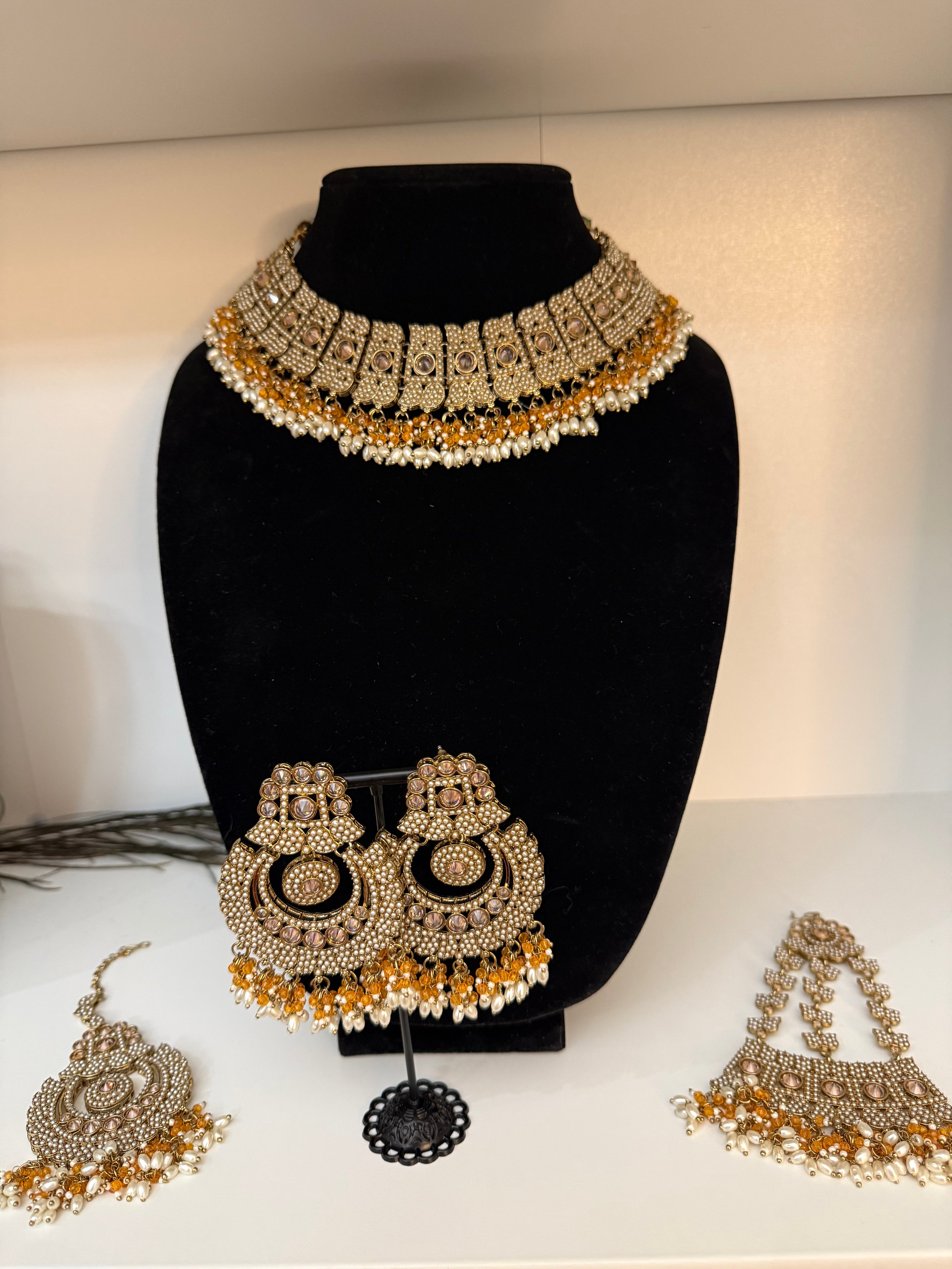 Champagne Kundan choker set
