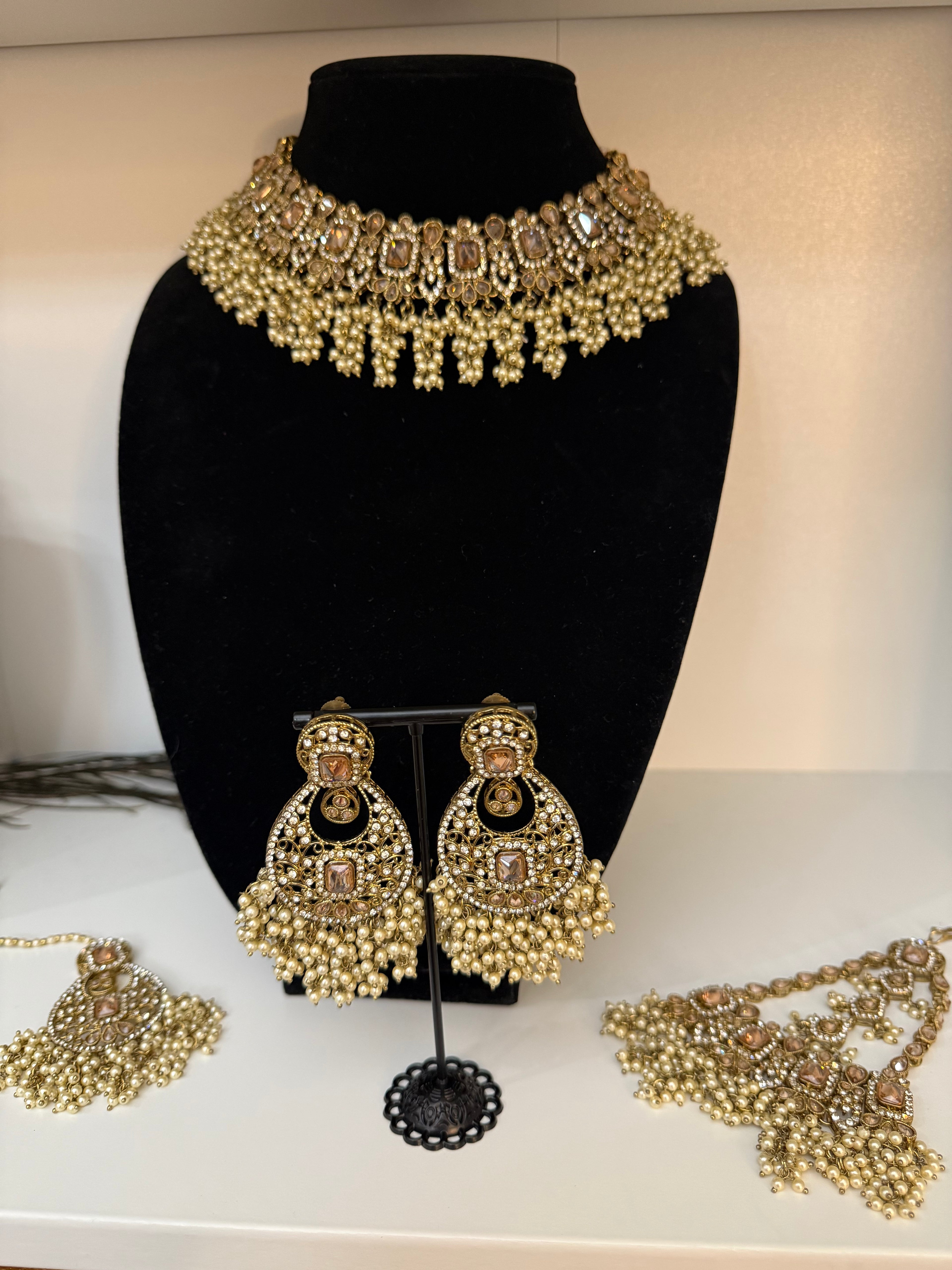 Beautiful set with Passa